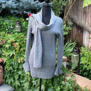 Grey Tunic Sweater and matching scarf 89 & MADISON